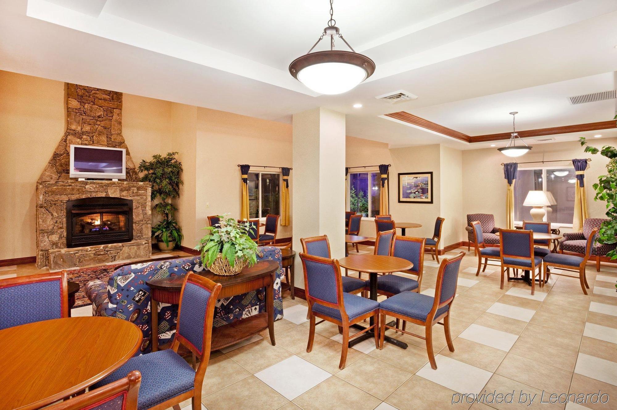Holiday Inn Express Hotel & Suites Cherokee-Casino By Ihg Exterior photo