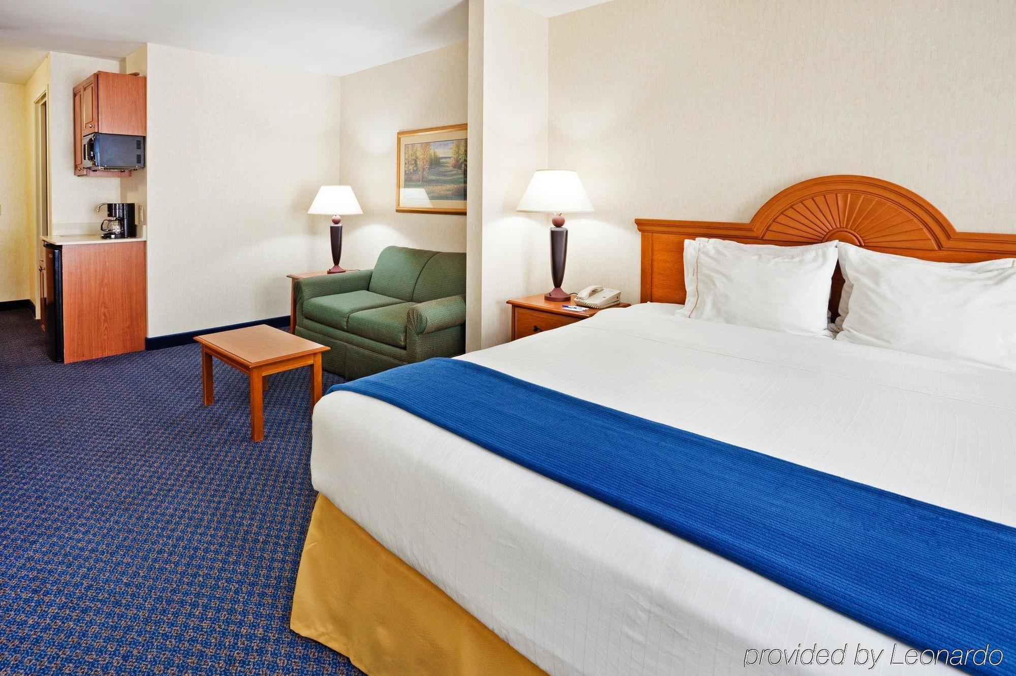 Holiday Inn Express Hotel & Suites Cherokee-Casino By Ihg Exterior photo
